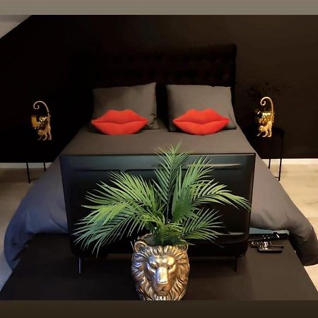Logement Romantique Et Cosy Charleroi Exteriér fotografie