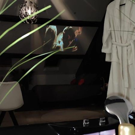 Logement Romantique Et Cosy Charleroi Exteriér fotografie